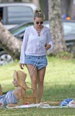 MARGOT ROBBIE Having Picnic with Friends in Kauai 05/14/2017