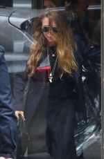 MARY-KATE and ASHLEY OLSEN Leaves Their Offices in New York 05/16/2017