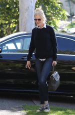 NICOLE KIDMAN Arrives at Her Mother