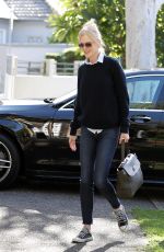 NICOLE KIDMAN Arrives at Her Mother
