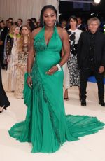 Pregnant SERENA WILLIAMS at 2017 MET Gala in New York 05/01/2017