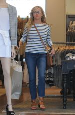REESE WITHERSPOON Shopping at Club Monaco Beverly Drive in Beverly Hills 05/23/2017