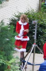 UMA THURMAN in a Santa Suit on the Set War With Grandpa in Atlanta 05/05/2017