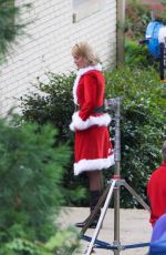 UMA THURMAN in a Santa Suit on the Set War With Grandpa in Atlanta 05/05/2017
