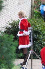 UMA THURMAN in a Santa Suit on the Set War With Grandpa in Atlanta 05/05/2017