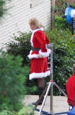 UMA THURMAN in a Santa Suit on the Set War With Grandpa in Atlanta 05/05/2017