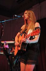 UNA HEALY Performs at a Concert in London 05/15/2017