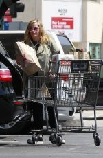AMY POEHLER Shopping at Bristol Farms in Los Angeles 05/26/2017