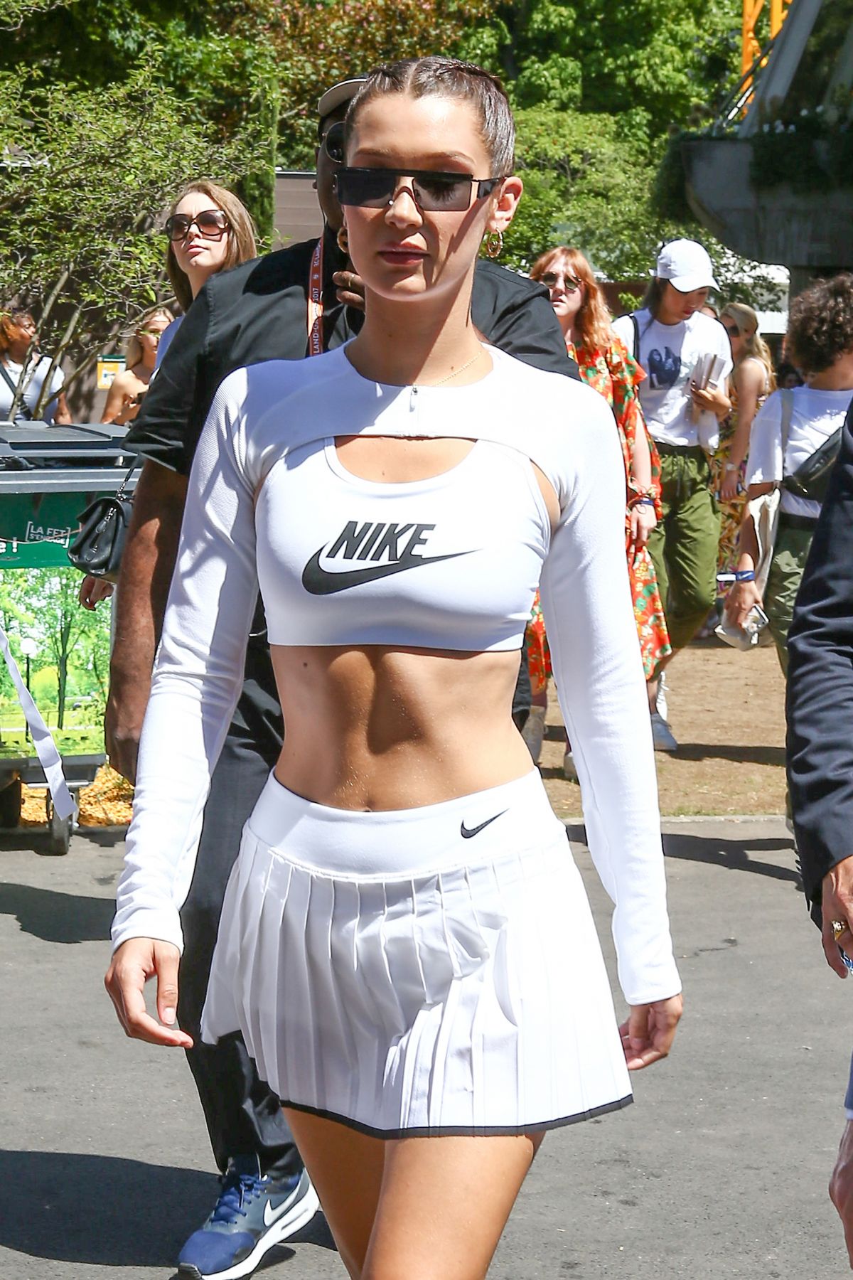 BELLA HADID Arrives at 2017 French Open at Roland Garros in Paris 06/10/2017 BELLA HADID Arrives at 2017 French Open at Roland Garros in Paris 06/10/2017