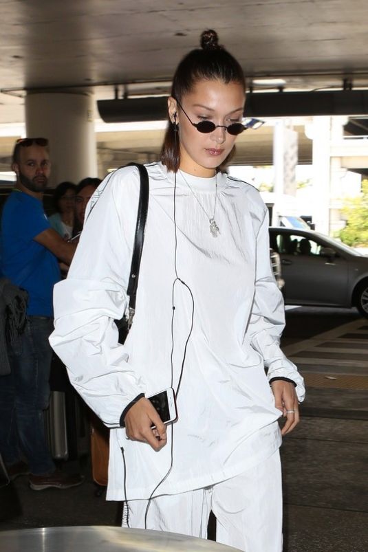 BELLA HADID at Los Angeles International Airport 06/21/2017 BELLA HADID at Los Angeles International Airport 06/21/2017