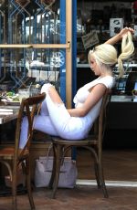 COURTNEY STODDEN Out for Lunch at Little Next Door in West Hollywood 06/21/2017
