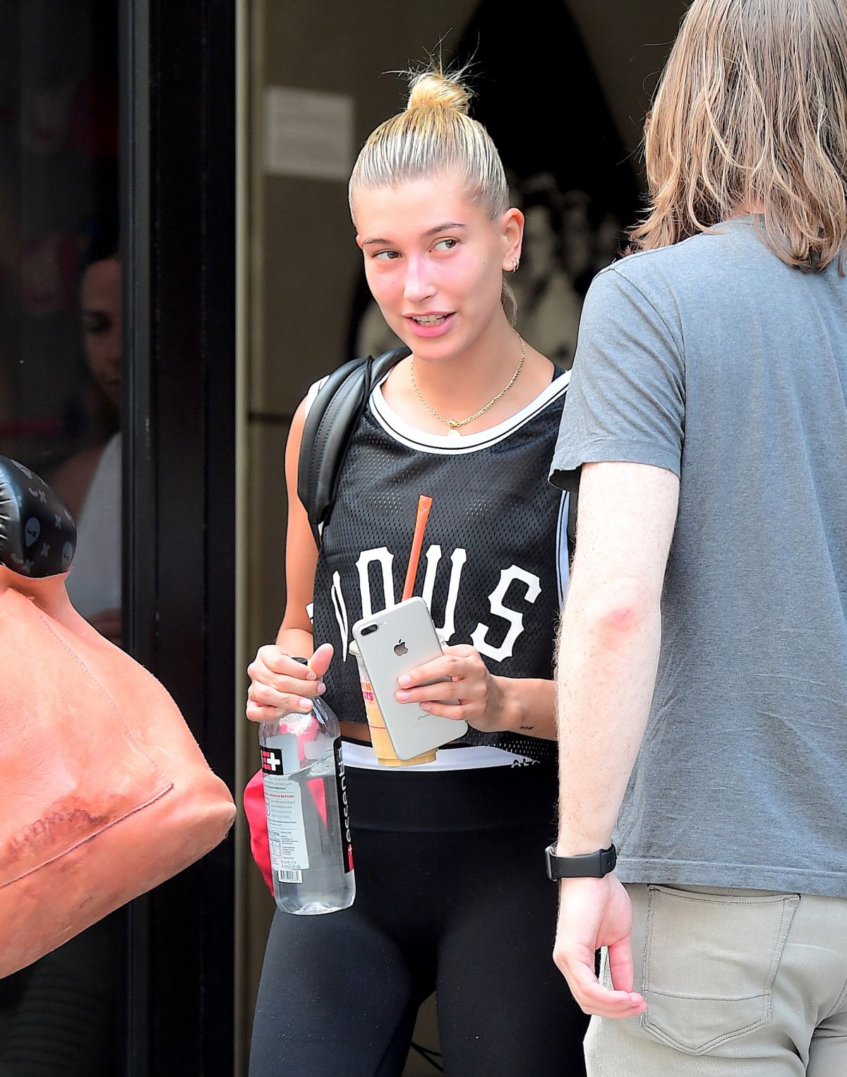 HAILEY BALDWIN Leaves a Gym in New York 06/14/2017 HAILEY BALDWIN Leaves a Gym in New York 06/14/2017