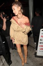 HAILEY BALDWIN Leaves Craig