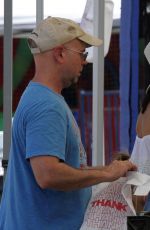 JENNA DEWAN Shopping at Farmer