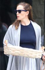 JENNIFER GARNER Leaves a Church in Pacific Palisades 06/04/2017
