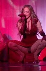 JENNIFER LOPEZ Performs at a Show in Las Vegas 06/02/2017