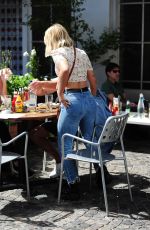 JESS WOODLEY at Bluebird Cafe in London 06/15/2017