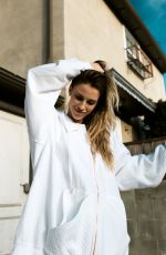 JESSICA LOWNDES - Hoodie Hype Photoshoot