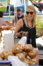 JODIE SWEETIN Shopping at Farmer