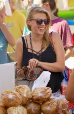 JODIE SWEETIN Shopping at Farmer