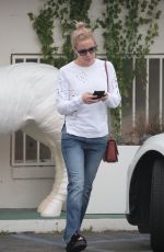 KATE HUDSON Leaves a Medical Spa in Brentwood 05/31/2017