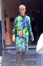 KATY PERRY Boarding a Helicopter in London 06/24/2017
