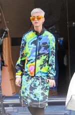 KATY PERRY Boarding a Helicopter in London 06/24/2017