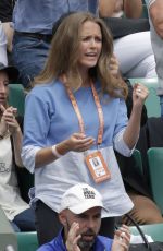 KIM SEARS Watching Her Husband Andy Murray at Roland Garros in Paris 06/03/2017