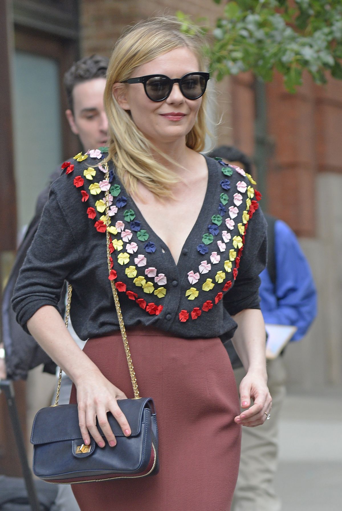 KIRSTEN DUNST Heading to Today Show in New York 06/19/2017 KIRSTEN DUNST Heading to Today Show in New York 06/19/2017