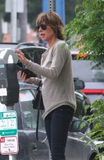 LISA RINNA Pick up Lunch to-go from Lemonade in West Hollywood 05/31/2017
