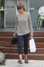 LISA RINNA Pick up Lunch to-go from Lemonade in West Hollywood 05/31/2017