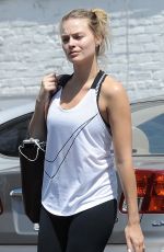 MARGOT ROBBIE Heading to a Gym in Los Angeles 06/09/2017