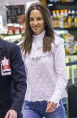 PIPPA MIDLETON and James Matthews Fly In and Out of Darwin in Australia 06/01/2017
