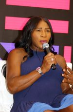 Pregnant SERENA WILLIAMS at Saint-Dermain Des Pres Apple Store in Paris 06/01/2017