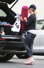 REESE WITHERSPOON Arrives at Yoga Class in Los Angeles 06/05/2017
