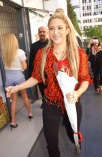 SHAKIRA Arrives at NRJ Radio in Paris 06/10/2017