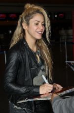SHAKIRA at Llogan International Airport in Boston 06/03/2017