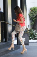 SOFIA VERGARA Shopping at Saks Fifth Avenue in Beverly Hills 06/03/2017