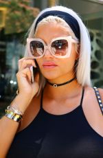 SOPHIA WOLLERSHEIM Shopping at 3 Brothers Jewelry in Los Angeles 06/21/2017