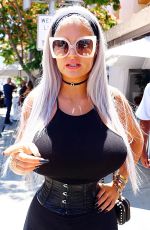 SOPHIA WOLLERSHEIM Shopping at 3 Brothers Jewelry in Los Angeles 06/21/2017
