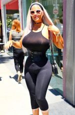 SOPHIA WOLLERSHEIM Shopping at 3 Brothers Jewelry in Los Angeles 06/21/2017