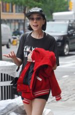 ST VINCENT  Out and About in New York 05/31/2017