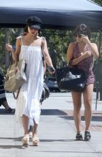 VANESSA and STELLA HUDGENS Out for Lunch in Los Angeles 06/17/2017