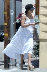 VANESSA and STELLA HUDGENS Out for Lunch in Los Angeles 06/17/2017