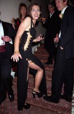 Best from the Past - ELIZABETH HURLEY at Four Weddings and a Funeral Premiere in London 05/11/1994