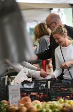 CAMERON DIAZ Shopping at Farmer