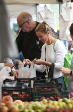 CAMERON DIAZ Shopping at Farmer