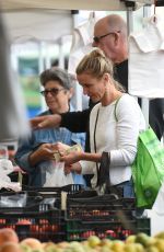 CAMERON DIAZ Shopping at Farmer