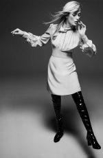 CAROLYN MURPHY for Vogue Magazine, UK July 2017