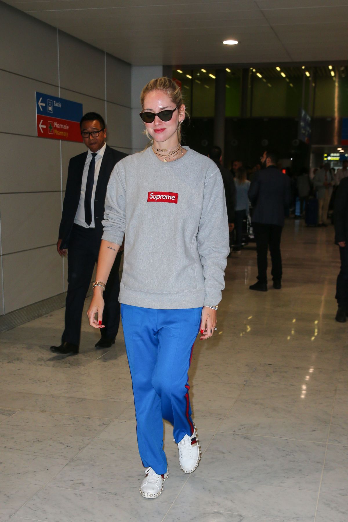 CHIARA FERRAGNI at CHarles De Gaulle Airport in Paris 07/02/2017 CHIARA FERRAGNI at CHarles De Gaulle Airport in Paris 07/02/2017